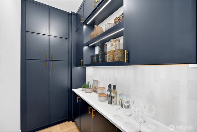 1642 205th Place NE, Sammamish, WA 98074