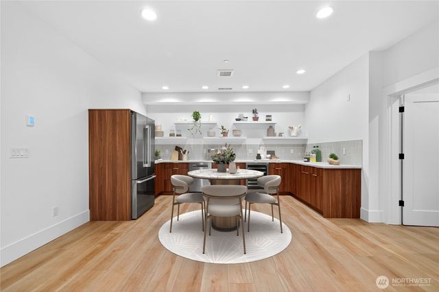 1642 205th Place NE, Sammamish, WA 98074