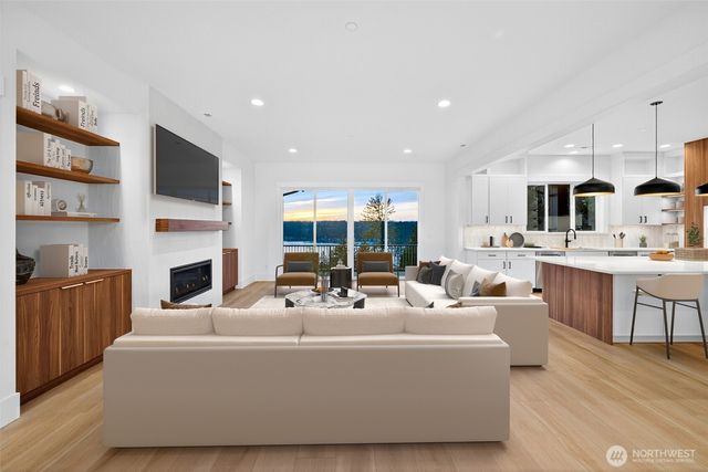 1642 205th Place NE, Sammamish, WA 98074