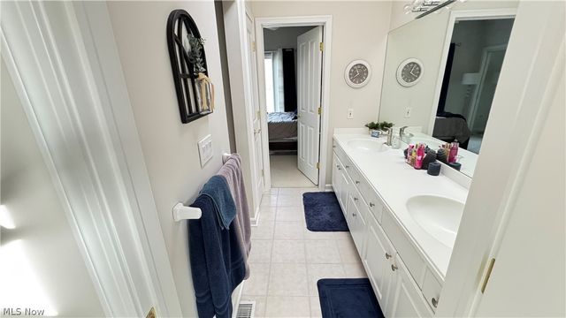 3474 Churchill Downs, Stow, OH 44224