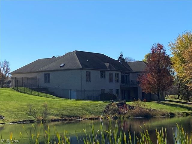 3474 Churchill Downs, Stow, OH 44224