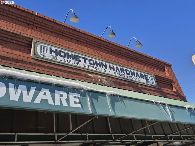 206 S MAIN St, Union, OR 97883