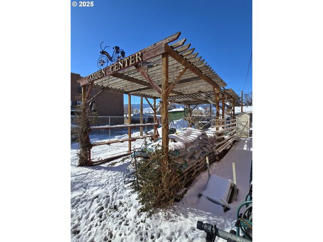 206 S MAIN St, Union, OR 97883