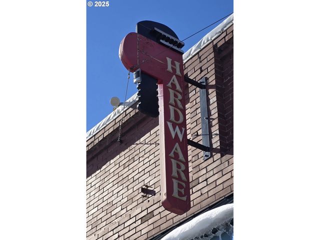 206 S MAIN St, Union, OR 97883