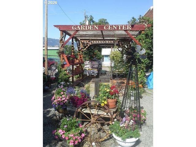 206 S MAIN St, Union, OR 97883