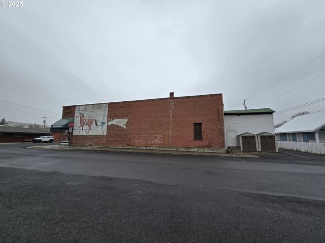 206 S MAIN St, Union, OR 97883