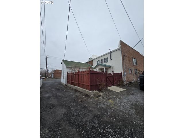 206 S MAIN St, Union, OR 97883