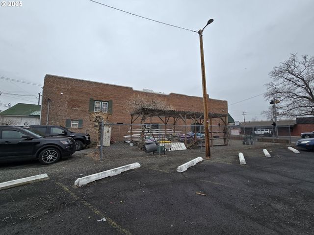 206 S MAIN St, Union, OR 97883