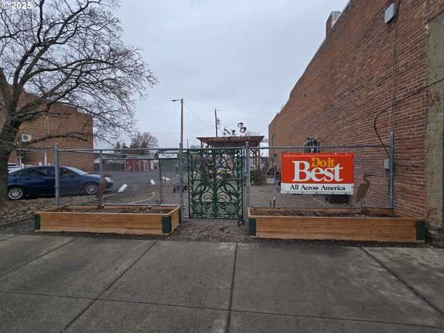 206 S MAIN St, Union, OR 97883