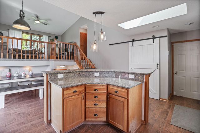 1015 Ferndale Street S, Maplewood, MN 55119