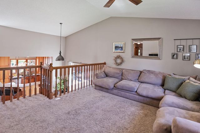 1015 Ferndale Street S, Maplewood, MN 55119