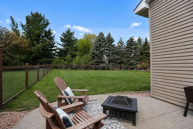 1015 Ferndale Street S, Maplewood, MN 55119