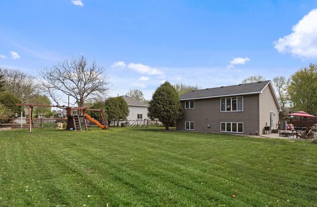 1015 Ferndale Street S, Maplewood, MN 55119