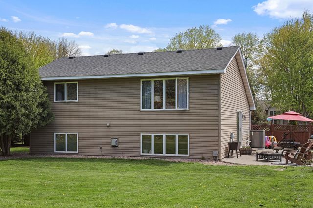 1015 Ferndale Street S, Maplewood, MN 55119
