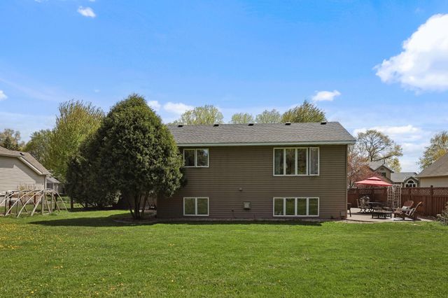 1015 Ferndale Street S, Maplewood, MN 55119