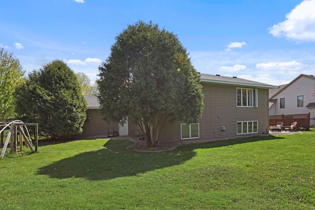 1015 Ferndale Street S, Maplewood, MN 55119