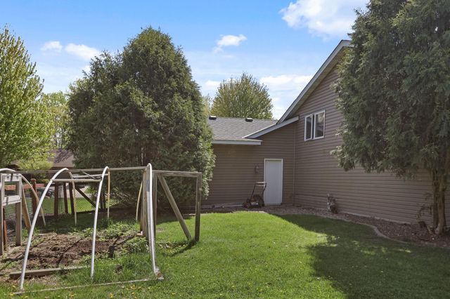 1015 Ferndale Street S, Maplewood, MN 55119