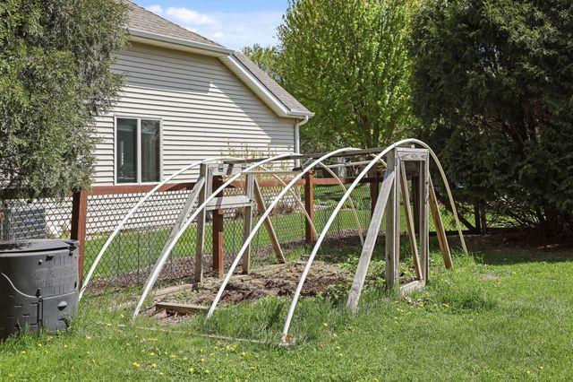 1015 Ferndale Street S, Maplewood, MN 55119