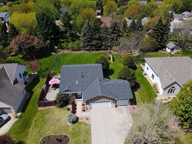 1015 Ferndale Street S, Maplewood, MN 55119