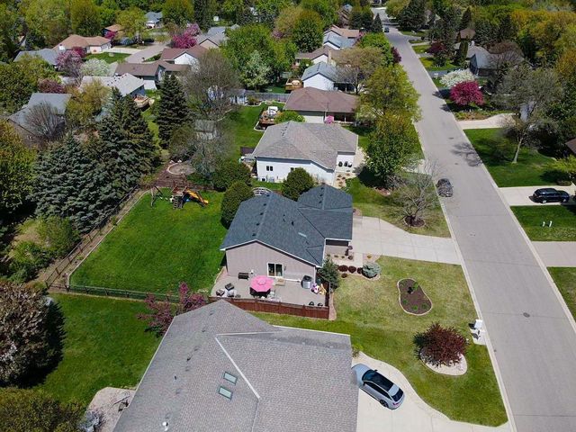 1015 Ferndale Street S, Maplewood, MN 55119