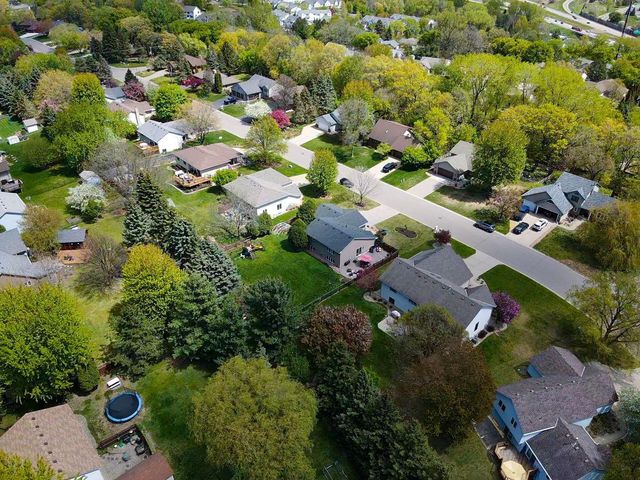 1015 Ferndale Street S, Maplewood, MN 55119