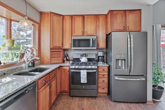1015 Ferndale Street S, Maplewood, MN 55119