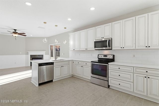 13983 SUMMER BREEZE Drive, Jacksonville, FL 32218