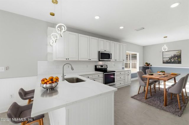 13983 SUMMER BREEZE Drive, Jacksonville, FL 32218