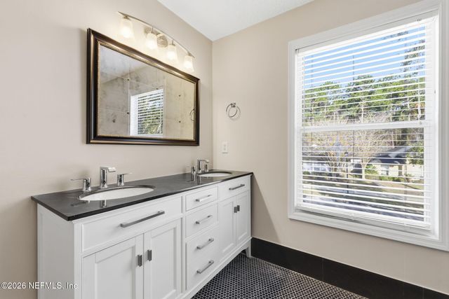 13983 SUMMER BREEZE Drive, Jacksonville, FL 32218