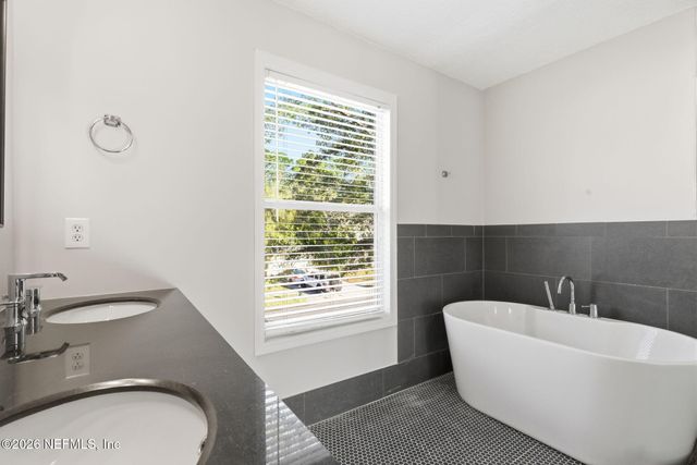 13983 SUMMER BREEZE Drive, Jacksonville, FL 32218