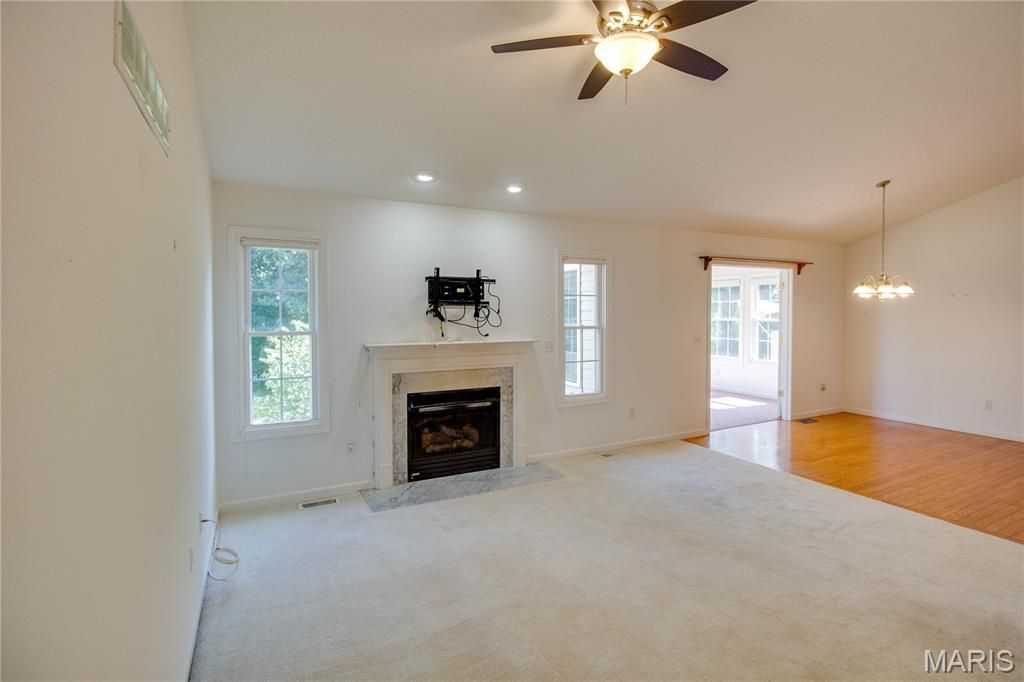 Image 14 of property listing at 5219 Willis Avenue, Godfrey, IL 62035