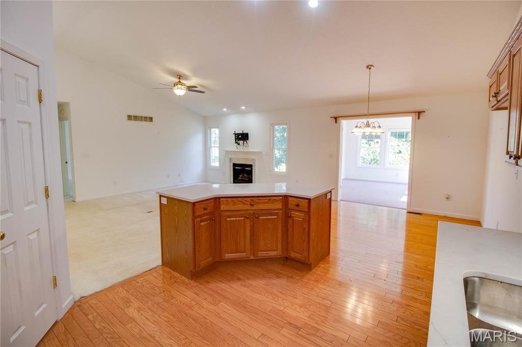 Image 22 of property listing at 5219 Willis Avenue, Godfrey, IL 62035
