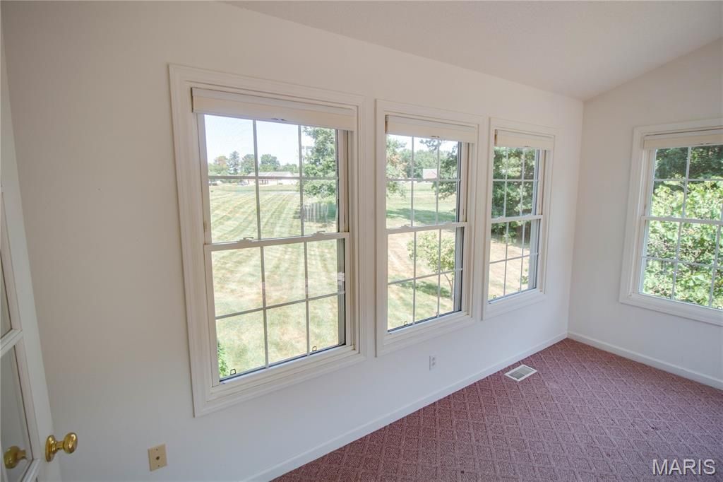Image 29 of property listing at 5219 Willis Avenue, Godfrey, IL 62035