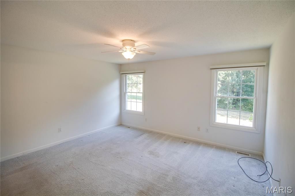 Image 31 of property listing at 5219 Willis Avenue, Godfrey, IL 62035