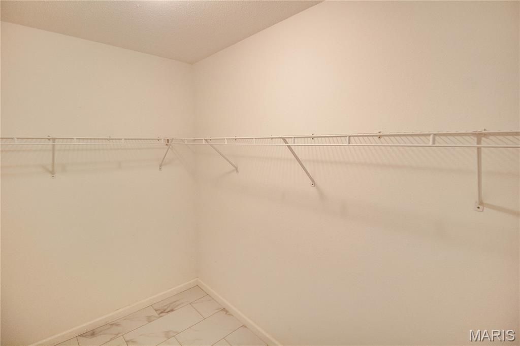Image 39 of property listing at 5219 Willis Avenue, Godfrey, IL 62035