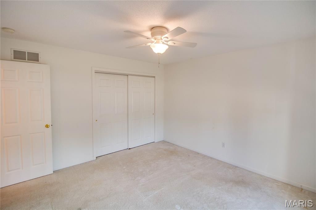 Image 42 of property listing at 5219 Willis Avenue, Godfrey, IL 62035