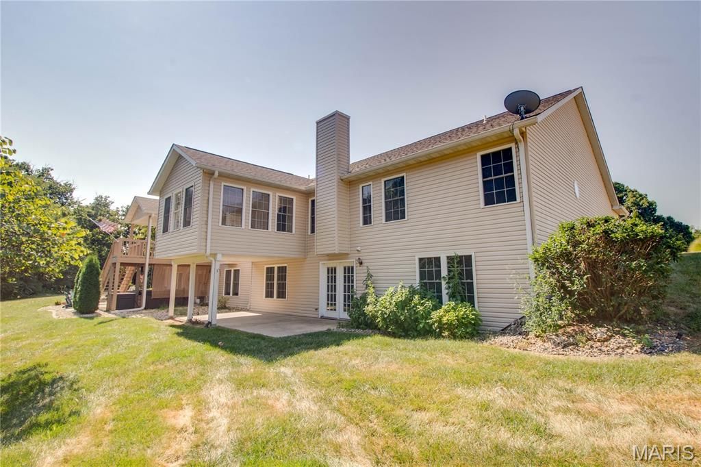 Image 56 of property listing at 5219 Willis Avenue, Godfrey, IL 62035