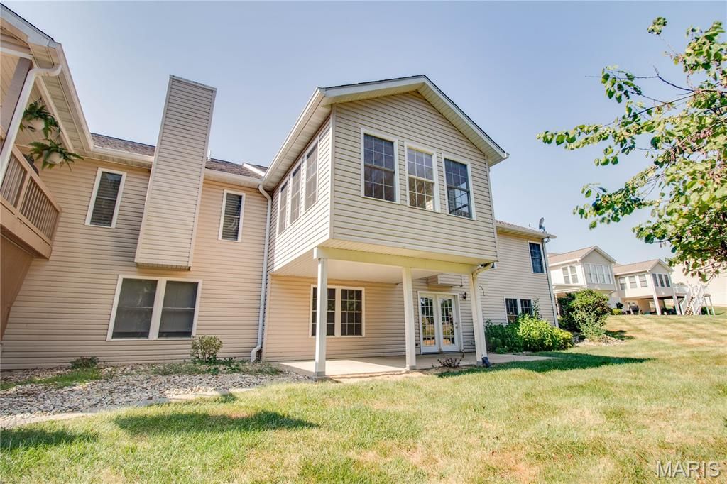 Image 57 of property listing at 5219 Willis Avenue, Godfrey, IL 62035