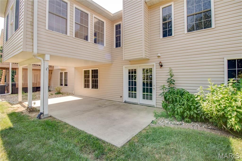 Image 58 of property listing at 5219 Willis Avenue, Godfrey, IL 62035
