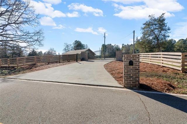 80 Hand Road, Bowdon, GA 30108