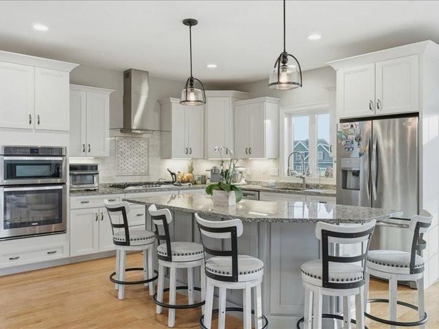 02 Aspen Dr, Pelham, NH 03076