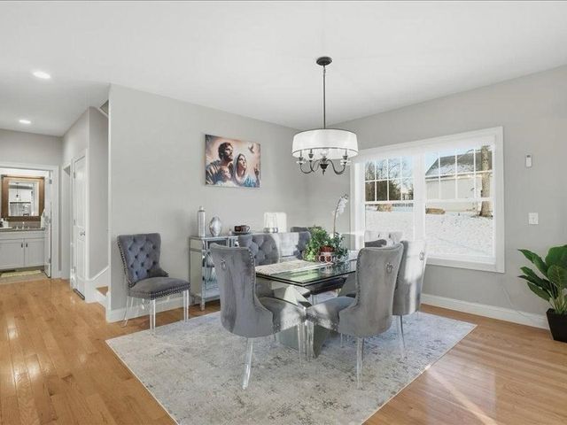 02 Aspen Dr, Pelham, NH 03076