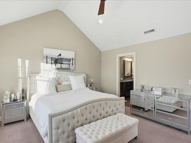 02 Aspen Dr, Pelham, NH 03076