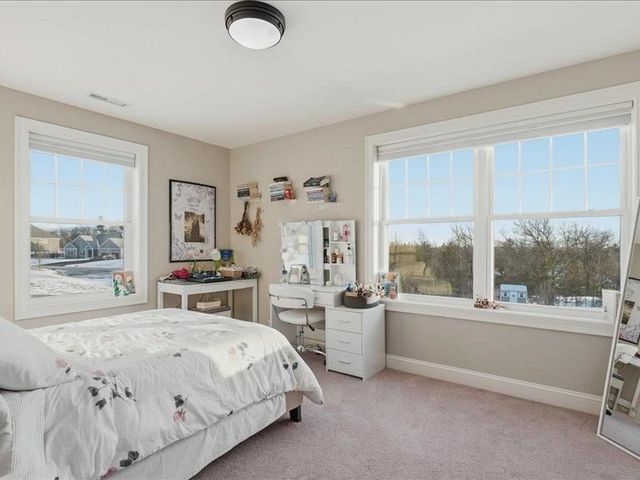 02 Aspen Dr, Pelham, NH 03076