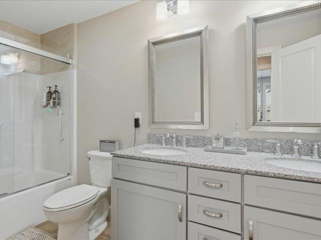 02 Aspen Dr, Pelham, NH 03076