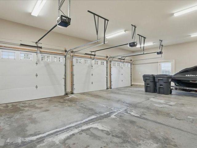 02 Aspen Dr, Pelham, NH 03076