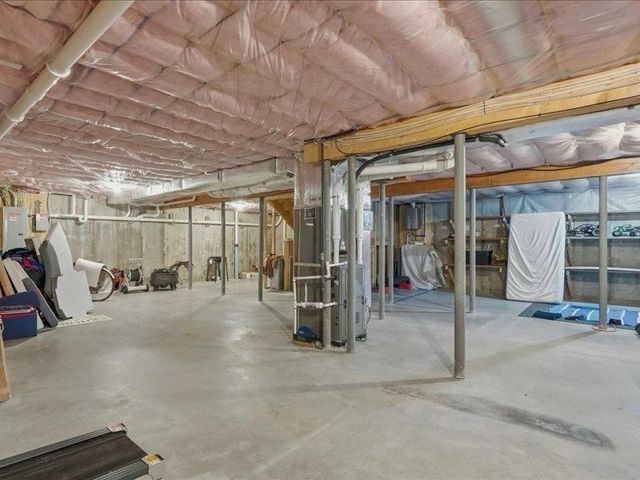 02 Aspen Dr, Pelham, NH 03076