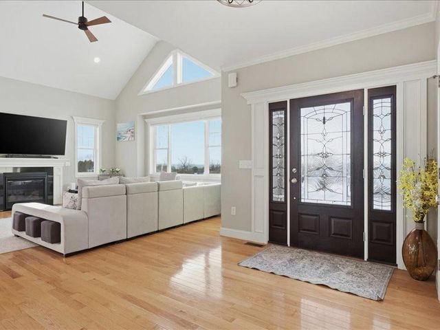 02 Aspen Dr, Pelham, NH 03076