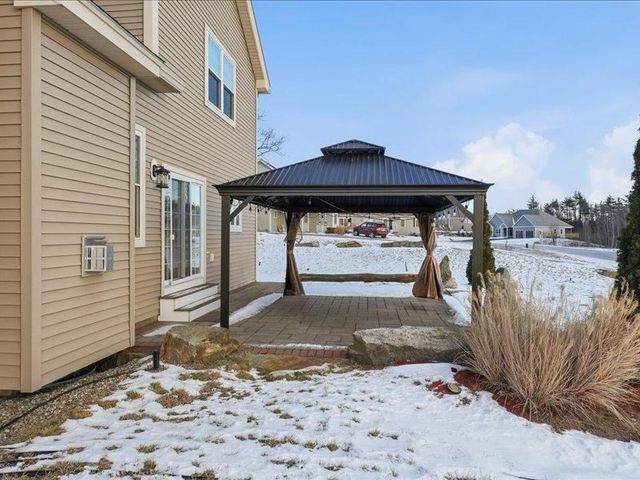 02 Aspen Dr, Pelham, NH 03076