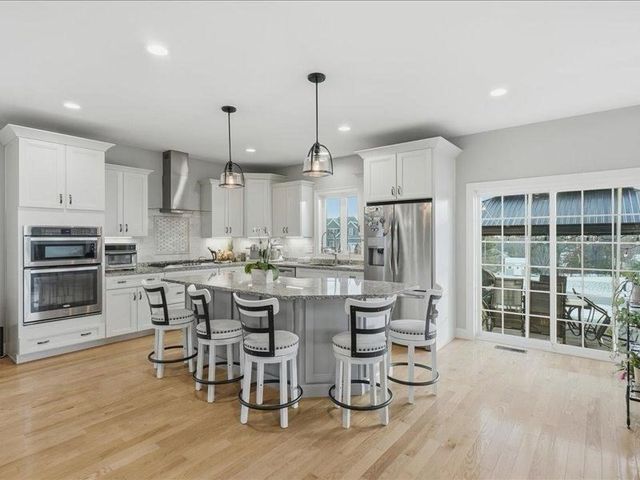 02 Aspen Dr, Pelham, NH 03076